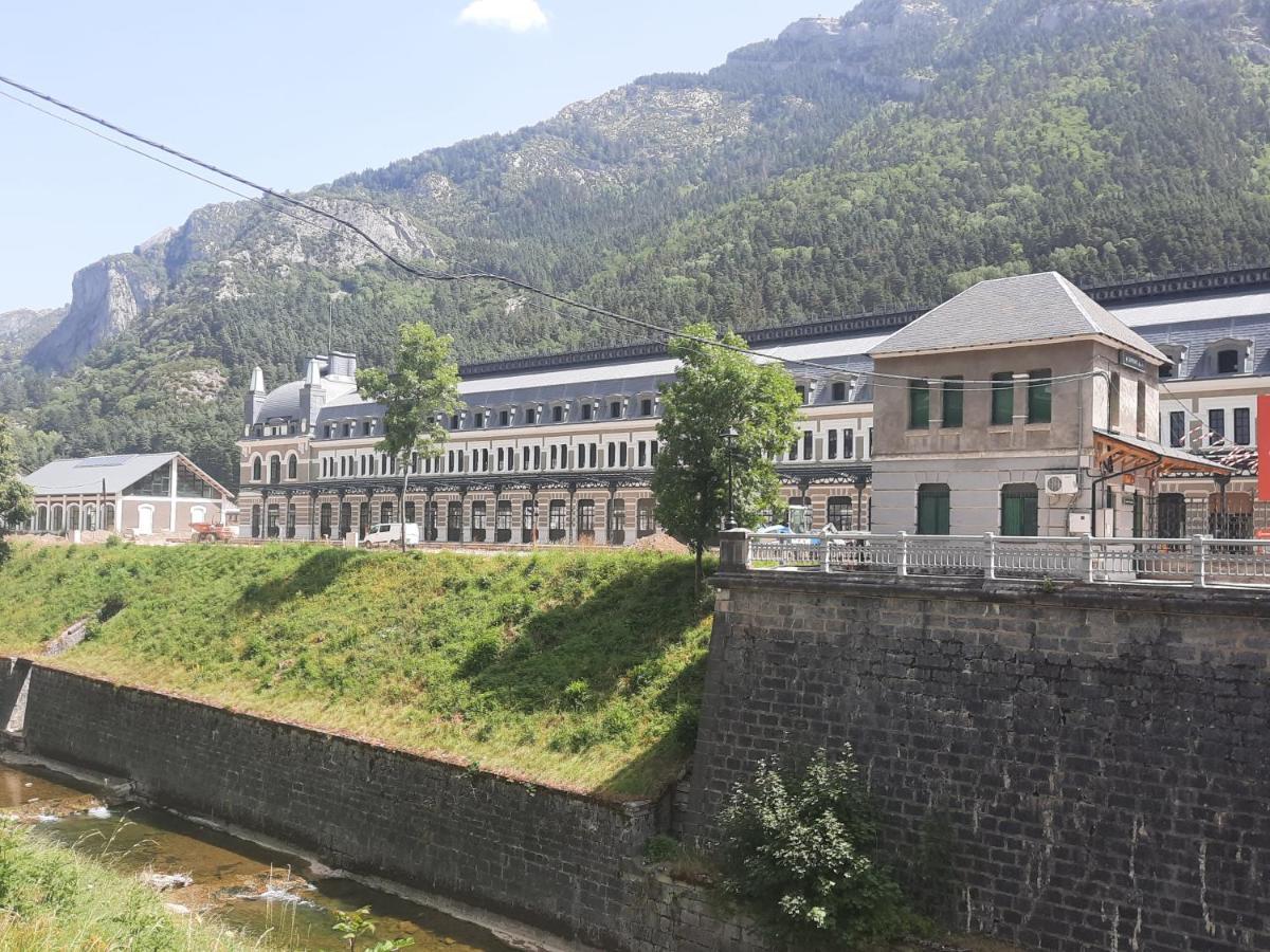 Acogedor Y Calido Apartamento Con Vistas A La Montana Canfranc Exteriér fotografie